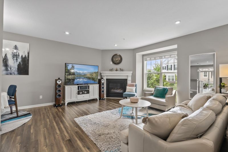 8113 Central Park Way N, Maple Grove, MN 55369