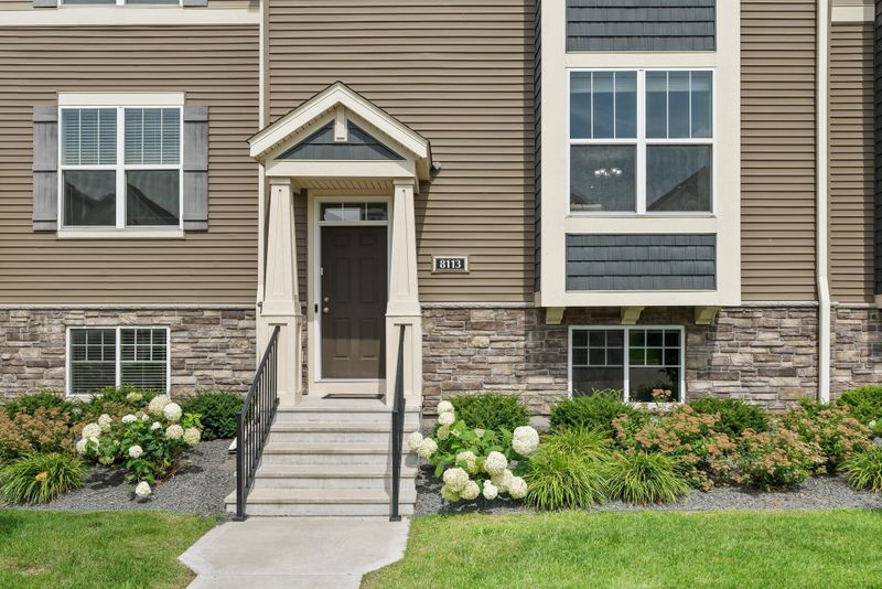 8113 Central Park Way N, Maple Grove, MN 55369