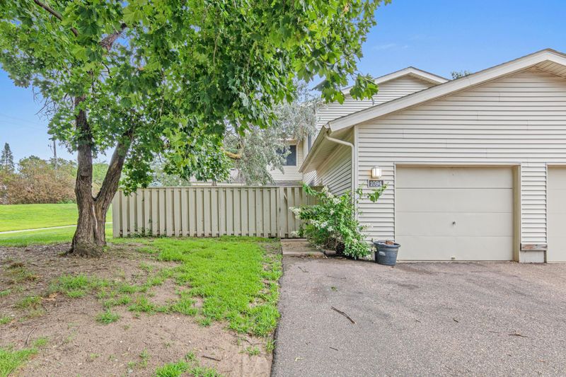 1094 Carmel Ct, Shoreview, MN 55126