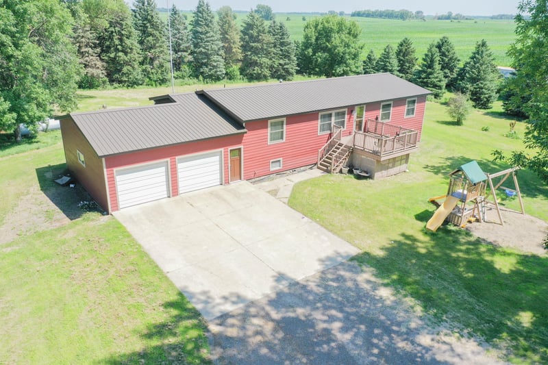 8387 75th Ave SW, Raymond, MN 56282