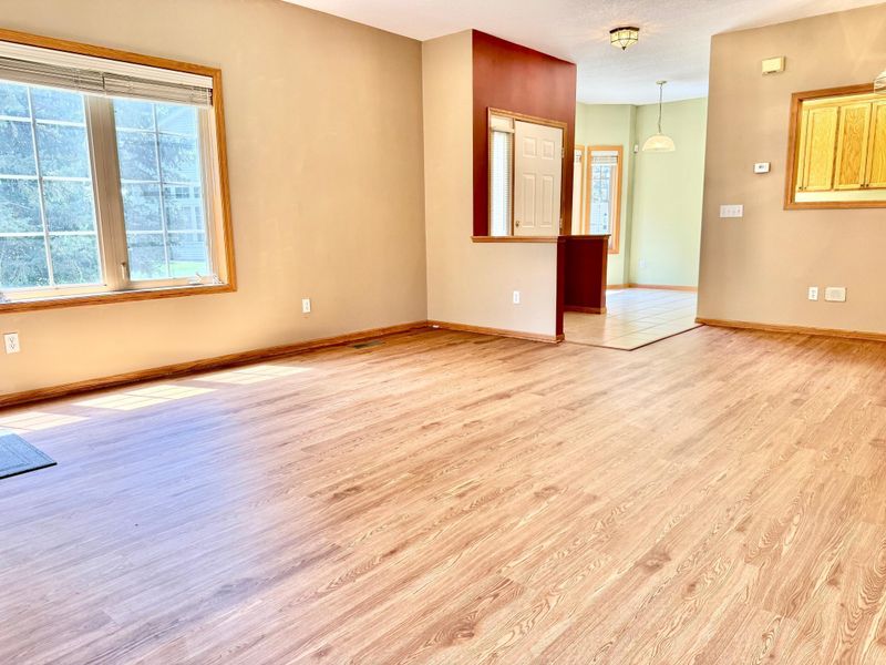 2974 David Cir, Little Canada, MN 55117