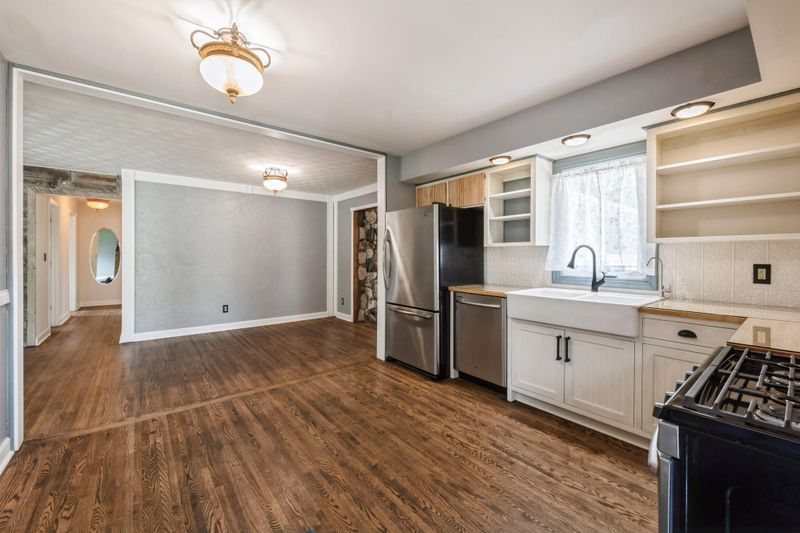 2079 Shale Ln, Eagan, MN 55122