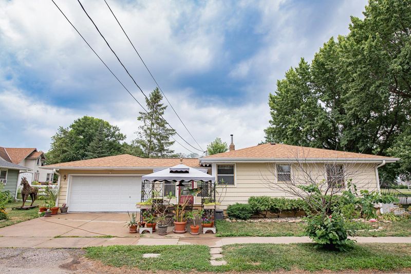 1887 W 5th St, Winona, MN 55987