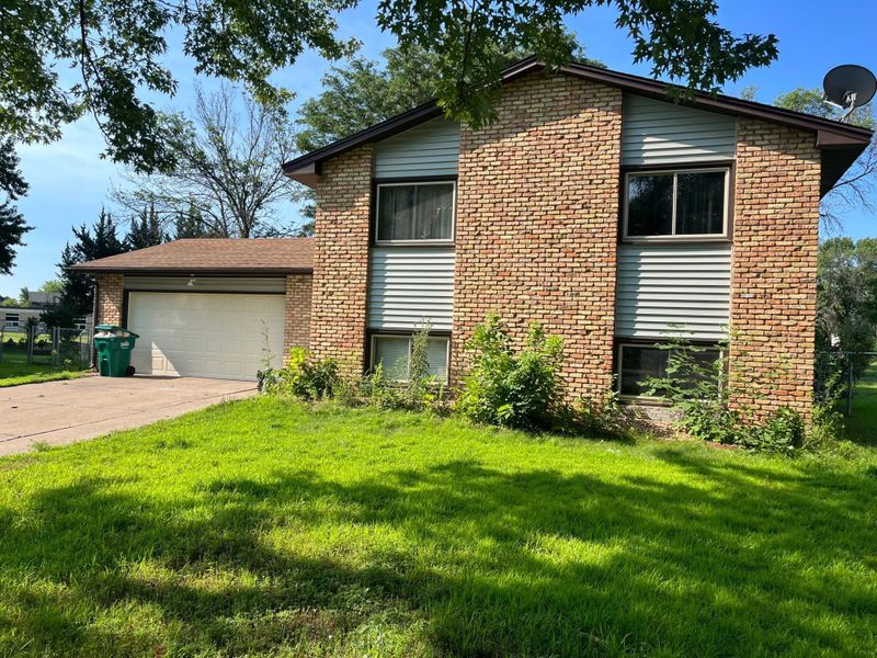 3349 74th Cir N, Brooklyn Park, MN 55443