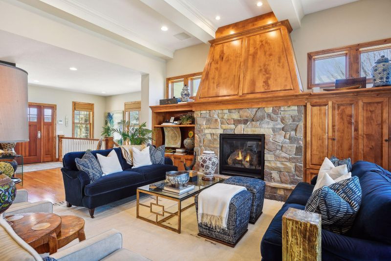 3770 Talero Curve, Chaska, MN 55318
