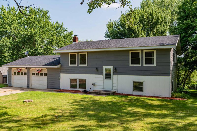 4176 Plum Creek Rd, Elko, MN 55020