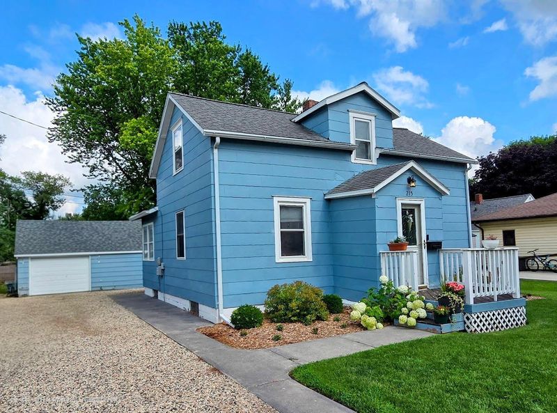 215 8th Ave SW, Pipestone, MN 56164
