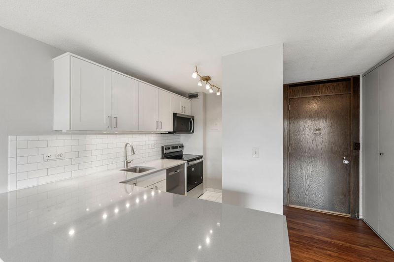 19 S 1st St #B904, Minneapolis, MN 55401