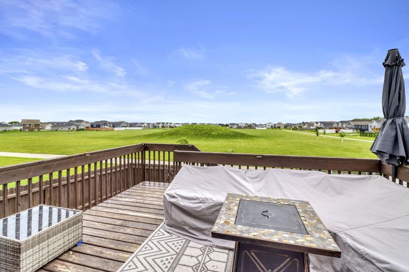 3041 33rd Ave S, Moorhead, MN 56560
