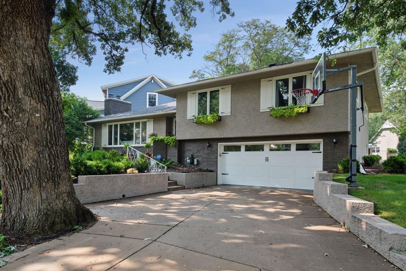 5712 Fairfax Ave, Edina, MN 55424