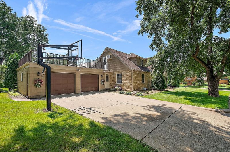 605 5th Ave SW, Faribault, MN 55021