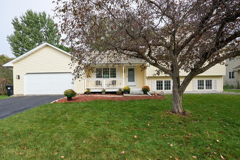 520 Heights Rd NW, Saint Michael, MN 55376