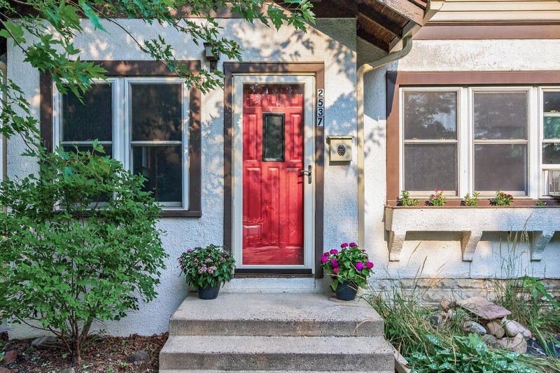 2537 31st Ave S, Minneapolis, MN 55406