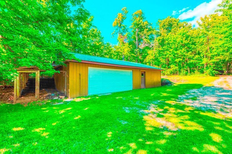 41185 Winnie Dr, Deer River, MN 56636