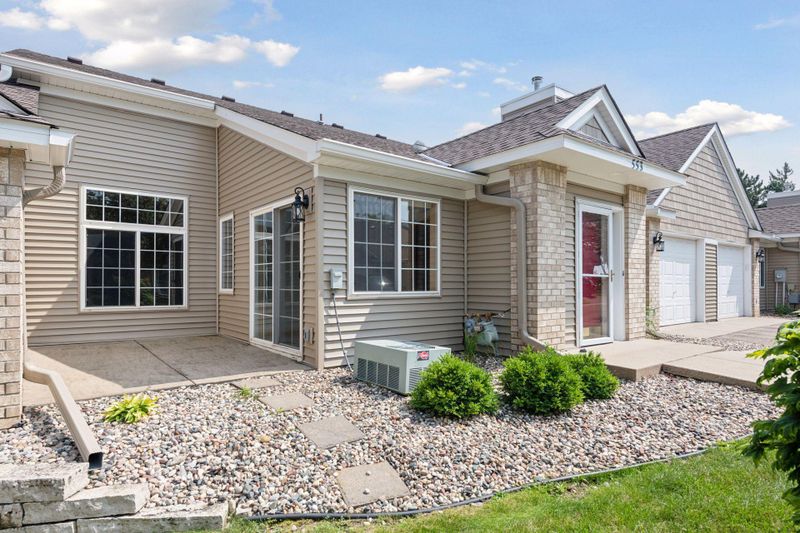 553 Mission Hills Dr, Chanhassen, MN 55317