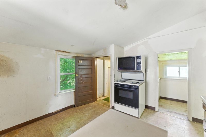 1587 Reaney Ave, Saint Paul, MN 55106