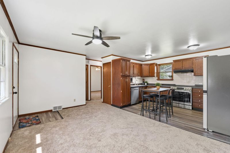 1000 E 86th St, Bloomington, MN 55420