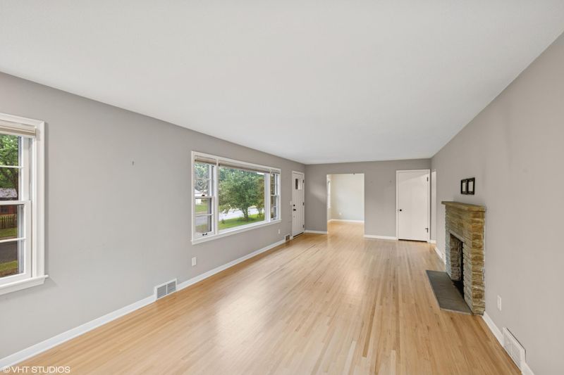 4049 Hampshire Ave N, Crystal, MN 55427