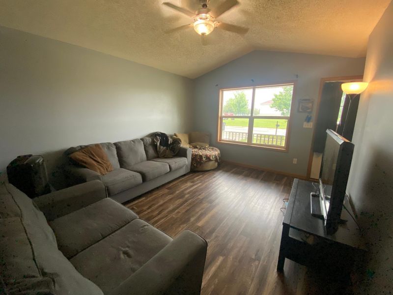 106 7th St SE, Grand Meadow, MN 55936