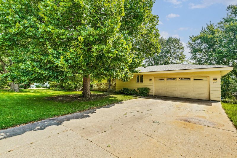 563 23rd Ave NW, New Brighton, MN 55112