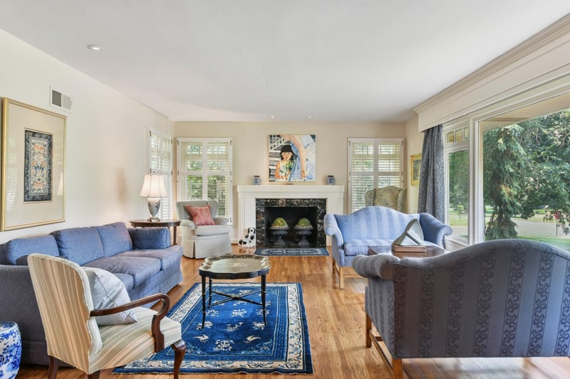 5517 Knoll Dr, Edina, MN 55436