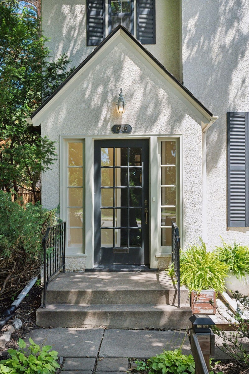 1909 E River Pw, Minneapolis, MN 55414