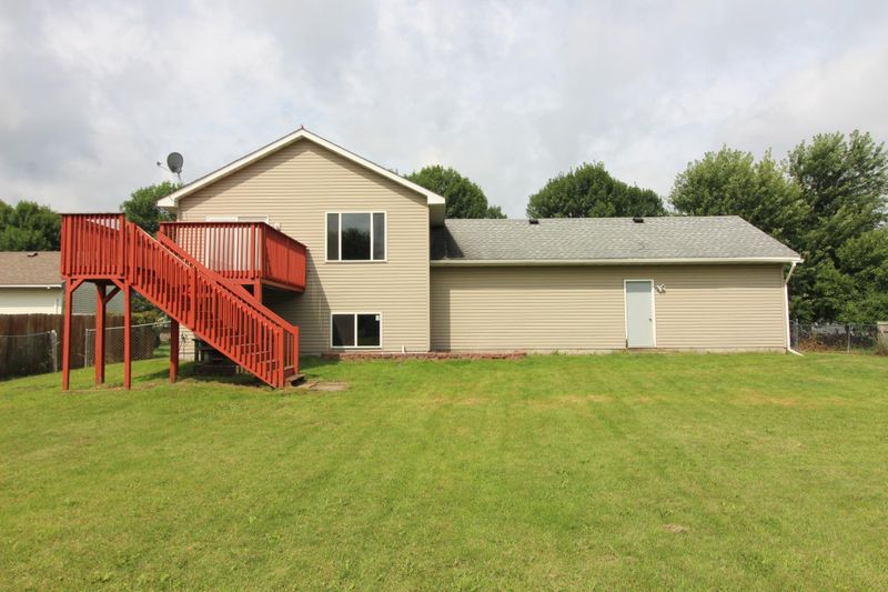 1432 Zachary St S, Cambridge, MN 55008