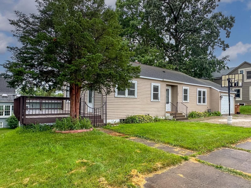 125 W Water St, Mondovi, WI 54755