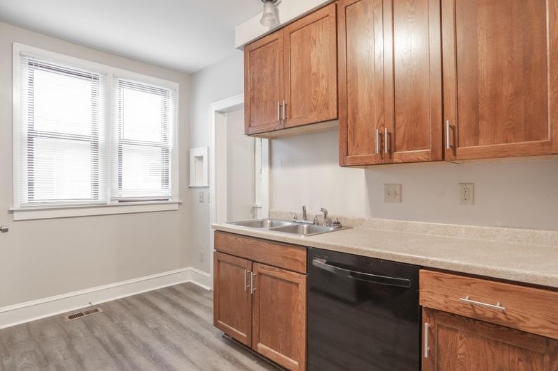 3919 Dupont Ave N, Minneapolis, MN 55412