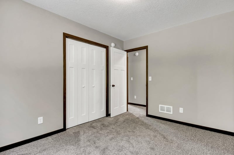1016 4th Ave SE, Freeport, MN 56331