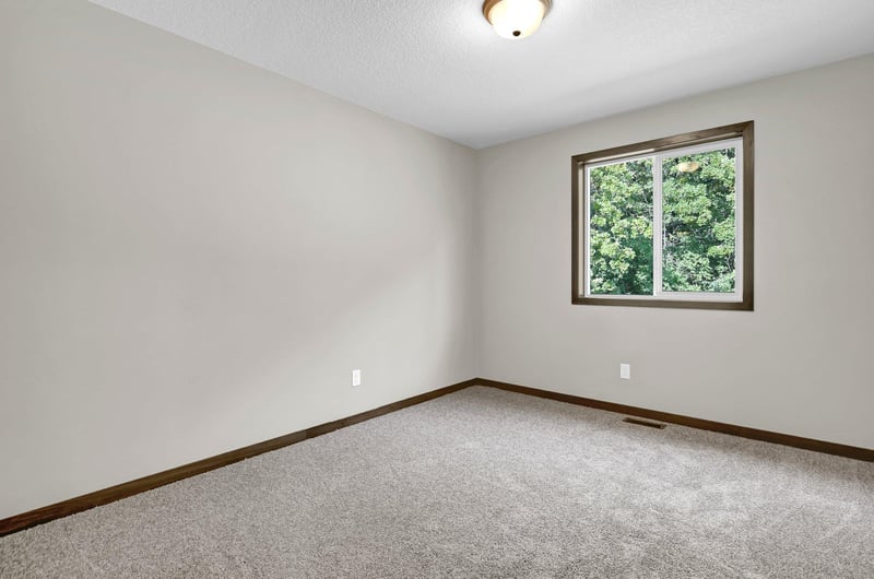 1016 4th Ave SE, Freeport, MN 56331