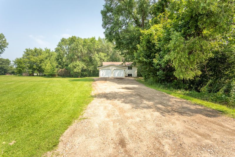1004 Thomas Dr NE, Alexandria, MN 56308