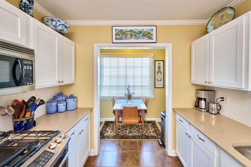 678 Sue Pl, Saint Paul, MN 55116
