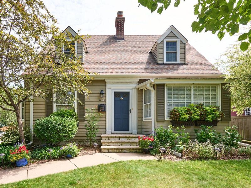 678 Sue Pl, Saint Paul, MN 55116
