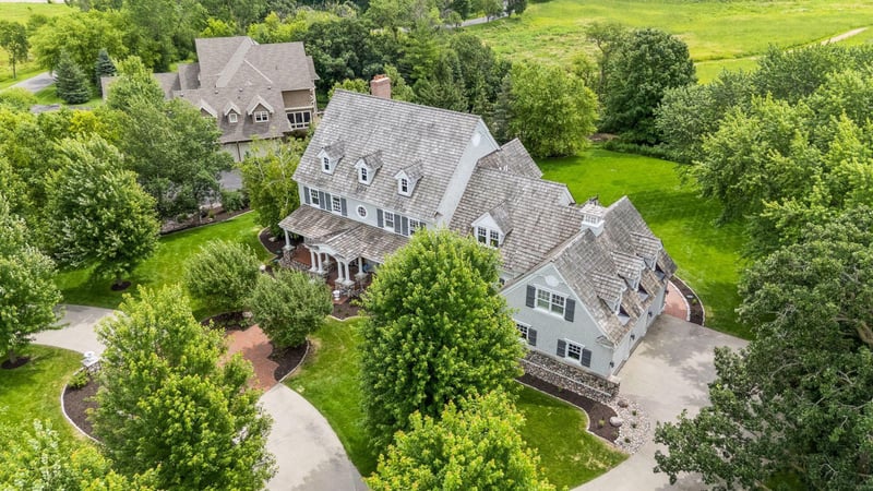 131 Primrose Ln, Medina, MN 55340