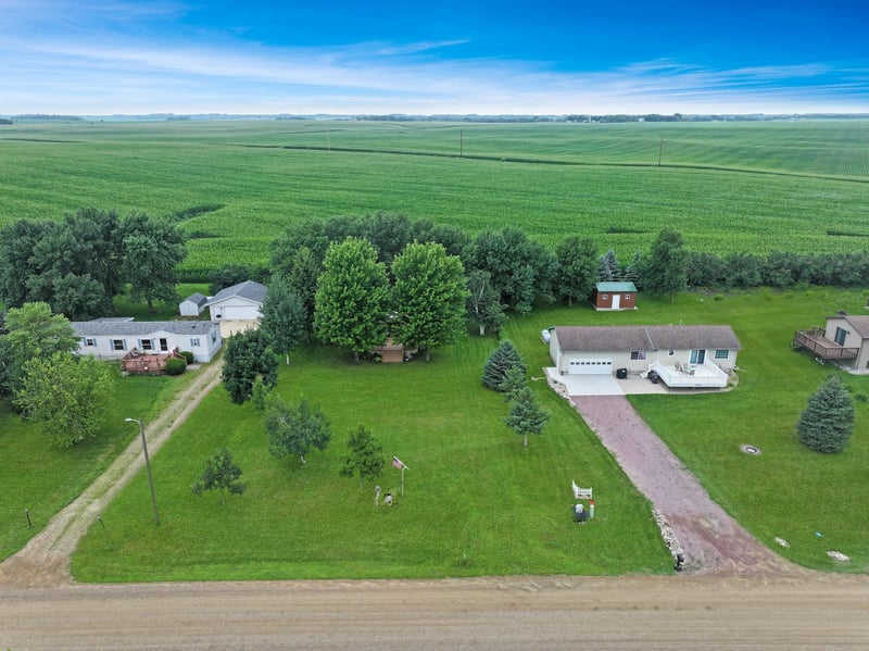 15 Pommier Ln, Garvin, MN 56132