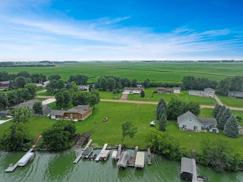 15 Pommier Ln, Garvin, MN 56132