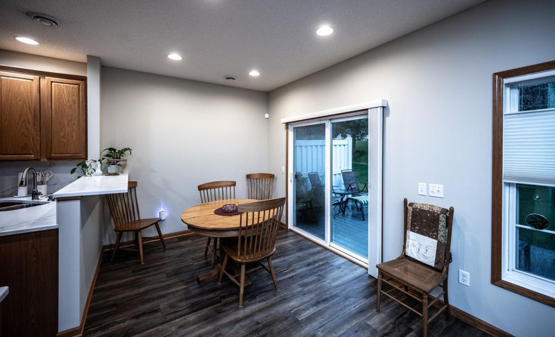 2760 Spy Glass Dr, Chaska, MN 55318
