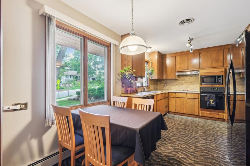 4007 Grimes Ave S, Edina, MN 55416