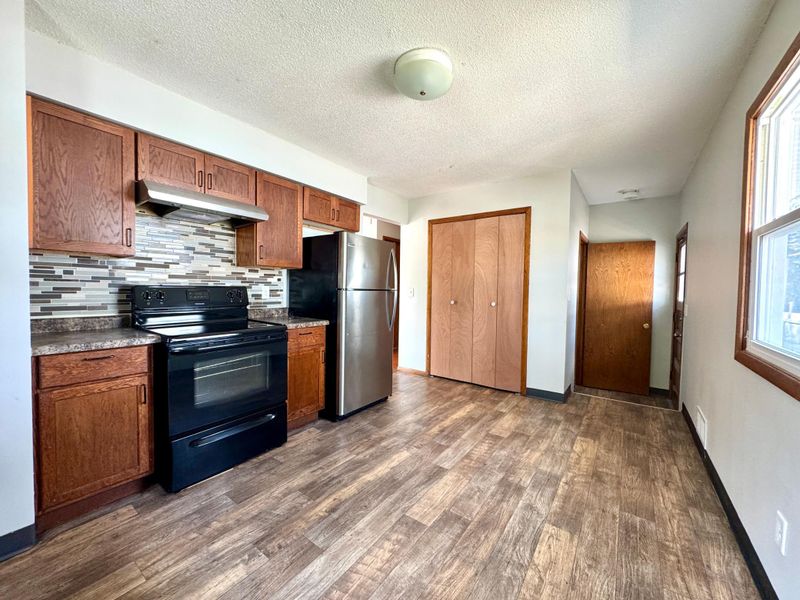 1477 6th St E, Saint Paul, MN 55106