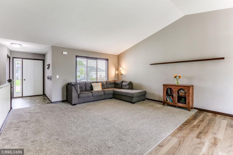 905 Beech Ln S, Annandale, MN 55302