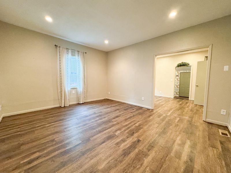 518 W Maple Ave, Fergus Falls, MN 56537