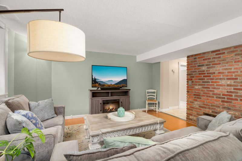 305 Dayton Ave #7, Saint Paul, MN 55102