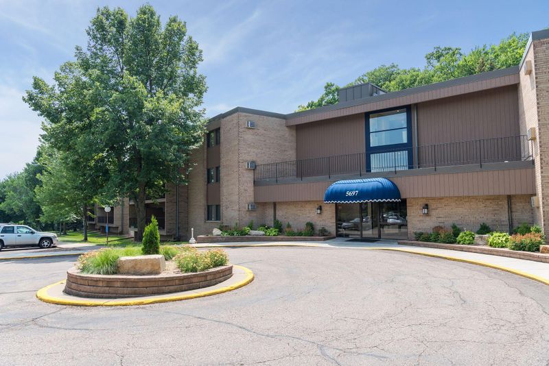 5697 Green Circle Dr #116, Minnetonka, MN 55343