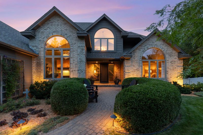 10341 Franlo Rd, Eden Prairie, MN 55347