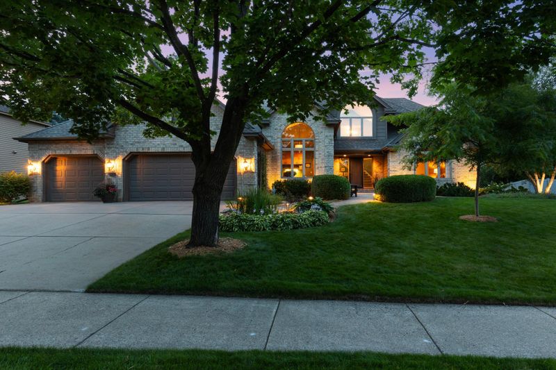 10341 Franlo Rd, Eden Prairie, MN 55347