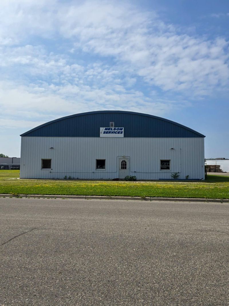 1704 1st St E, Thief River Falls, MN 56701