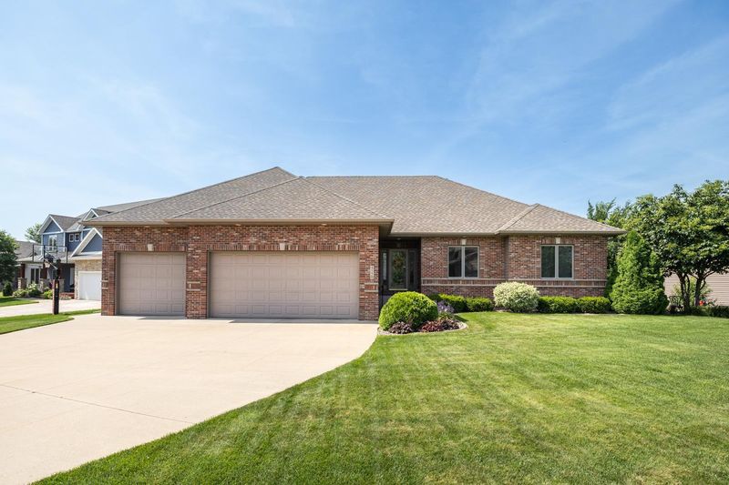 4550 Summit Pointe Pl NW, Rochester, MN 55901