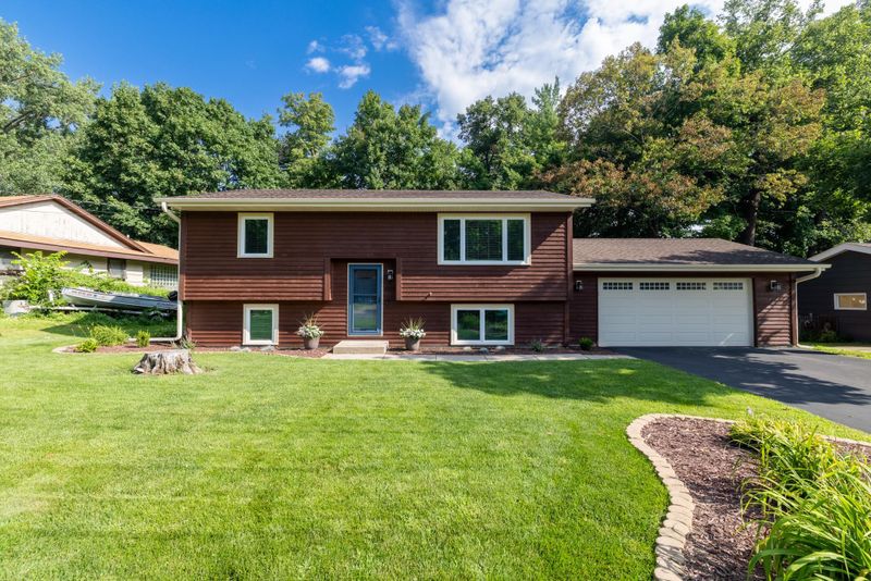 4650 Hampton Rd, Mound, MN 55364