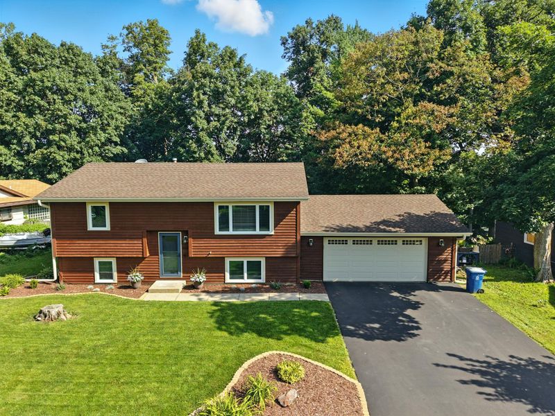 4650 Hampton Rd, Mound, MN 55364